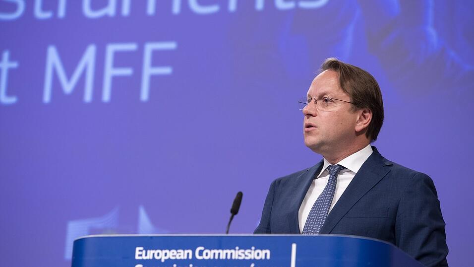 Der Ungar Olivrer Várhelyi ist keineswegs der einzige Wackelkandidat der zweiten Kommission von Präsidentin Ursula von der Leyen (Archivfoto). Während der Kreuzverhöre werden die künftigen Spitzen der Brüsseler Behörde 'gegrillt'.