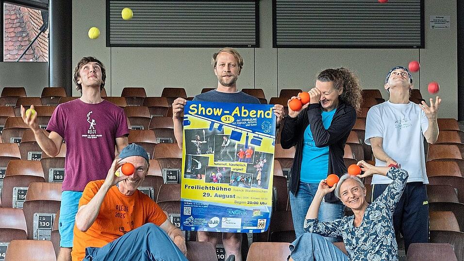 Sind f&uuml;r den Showabend bestens vorbereitet (von links): Florentin Sp&ouml;tzl, Franz Bauer, Markus Zwicknagel, Lisa Montag, Ad&eacute;la Kratochv&iacute;lov&aacute;, Hannes Fischer.