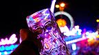 Nicht nur an heißen Volksfesttagen sollte man neben Bier auch immer ausreichend Wasser trinken.