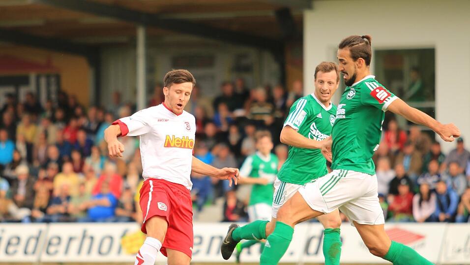 Der Jahn kommt bei Schalding-Heining nicht über ein 0:0 hinaus. Der Jahn kommt bei Schalding-Heining nicht über ein 0:0 hinaus.