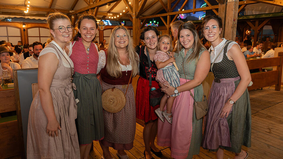 Die Partybilder vom Montag, 21. August 2023, aus dem Festzelt Reisinger. Die Partybilder vom Montag, 21. August 2023, aus dem Festzelt Reisinger.