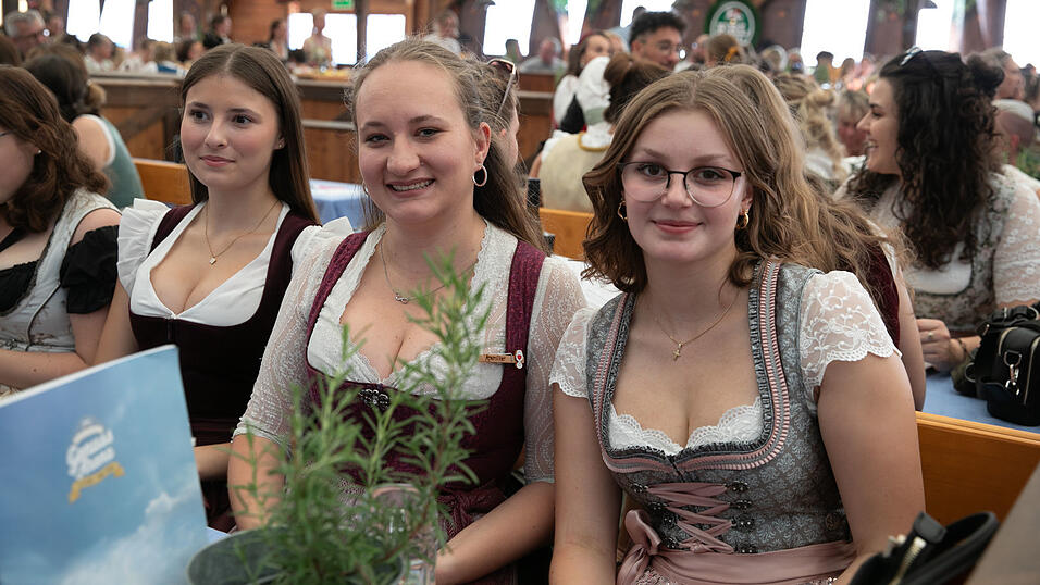 Die Partybilder vom Sonntag, 10. August, aus dem Festzelt Wenisch. Die Partybilder vom Sonntag, 10. August, aus dem Festzelt Wenisch.