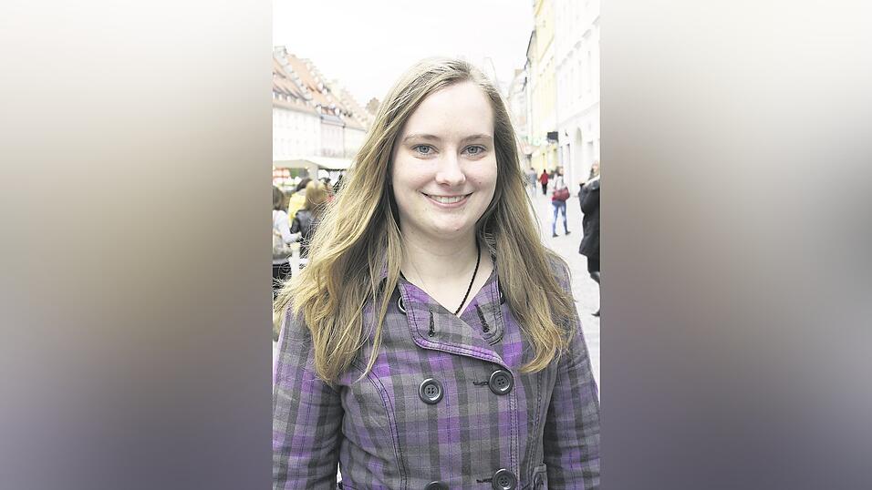 'Ich schaue solche Serien schon öfter. Meistens, wenn mir langweilig ist oder wenn ich im Urlaub nichts zu tun habe. Sie sind einfach lustig. Vor allem wenn gestritten wird, wirkt das oft einfach nur unecht. Mir ist auch klar, dass die Handlungsstränge von Laiendarstellern gespielt werden.'Sandra Ernst, aus Rain: 'Ich schaue solche Serien schon öfter. Meistens, wenn mir langweilig ist oder wenn ich im Urlaub nichts zu tun habe. Sie sind einfach lustig. Vor allem wenn gestritten wird, wirkt das oft einfach nur unecht. Mir ist auch klar, dass die Handlungsstränge von Laiendarstellern gespielt werden.'Sandra Ernst, aus Rain: