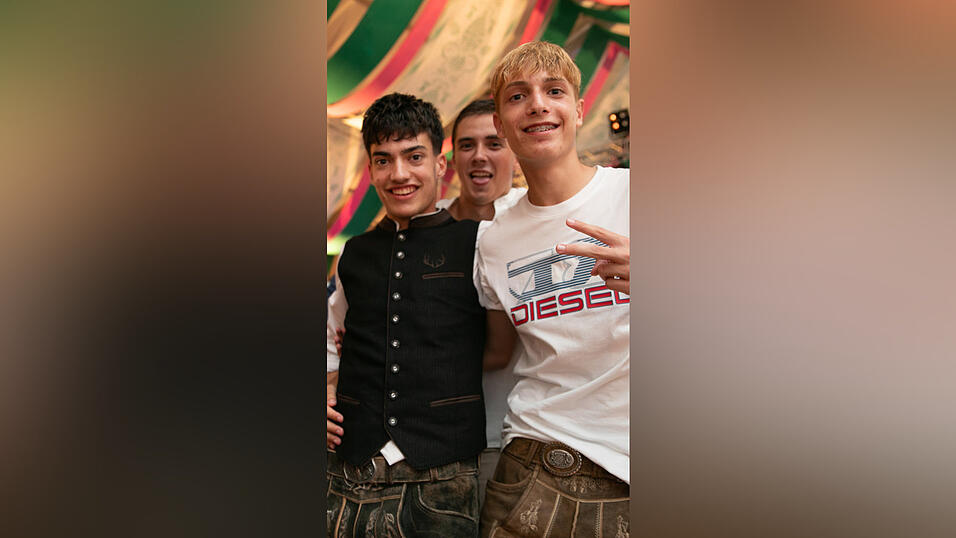 Die Partybilder vom Donnerstag, 14. August, aus dem Festzelt Weckmann. Die Partybilder vom Donnerstag, 14. August, aus dem Festzelt Weckmann.