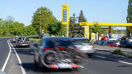 Preisunterschiede je nach Tankstelle sind laut Kartellamt momentan sehr stark (Archivbild)