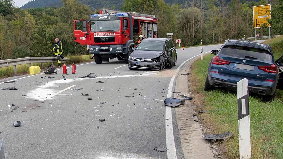 Wegen eines Unfalls musste die B11 bei Grafling am Sonntagnachmittag gesperrt werden.