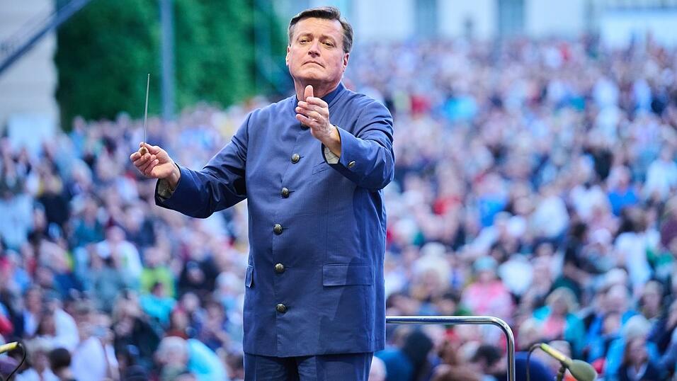 Ihn möchten die Mäzene 2026 auf dem Hügel sehen: Christian Thielemann. (Archivbild) Ihn möchten die Mäzene 2026 auf dem Hügel sehen: Christian Thielemann. (Archivbild)