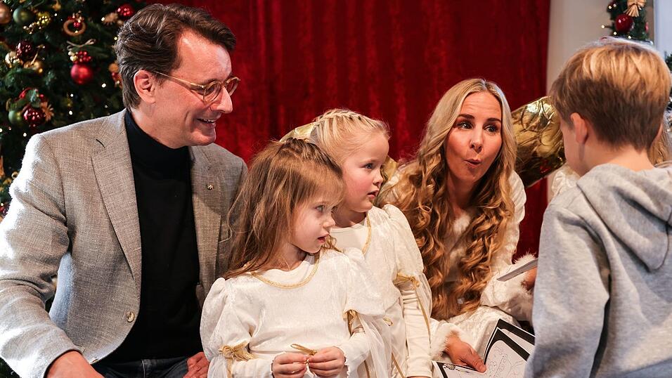 Die Christkindpostfiliale stehe für den besonderen Zauber der Vorweihnachtszeit, meinte Wüst. Die Christkindpostfiliale stehe für den besonderen Zauber der Vorweihnachtszeit, meinte Wüst.