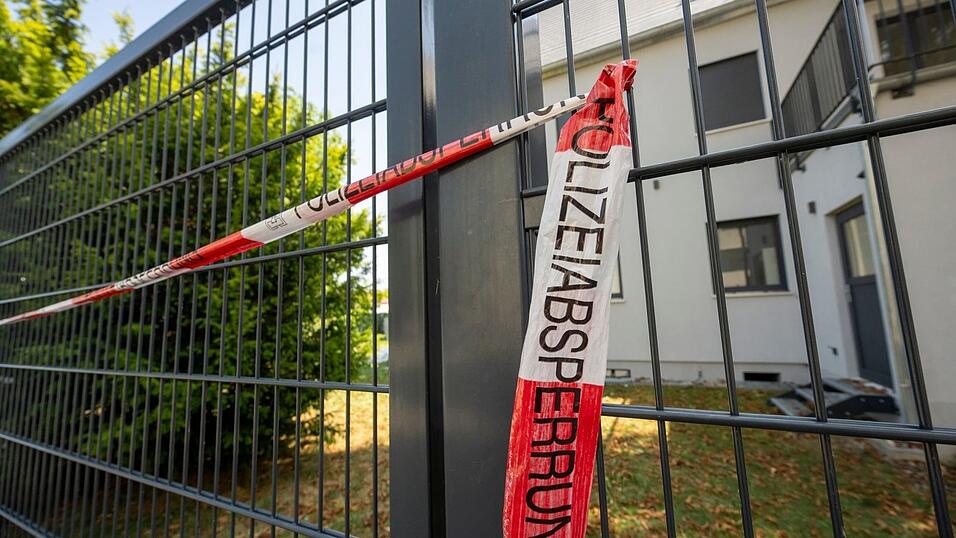 Das Fl&uuml;chtlingsheim wurde geschlossen und von der Polizei abgesperrt.