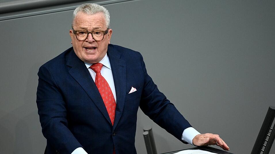 Thomas Sattelberger kritisiert Ministerpr&auml;sident Markus S&ouml;der und Kultusminister Michael Piazolo hart.