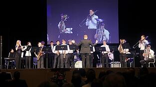 Die Bigband des Gymnasiums Dingolfing machte den Anfang.