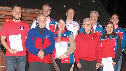 Sie wurden f&uuml;r ihre Treue und ihr Engagement von der Bergwacht-Bereitschaft Furth im Wald geehrt.