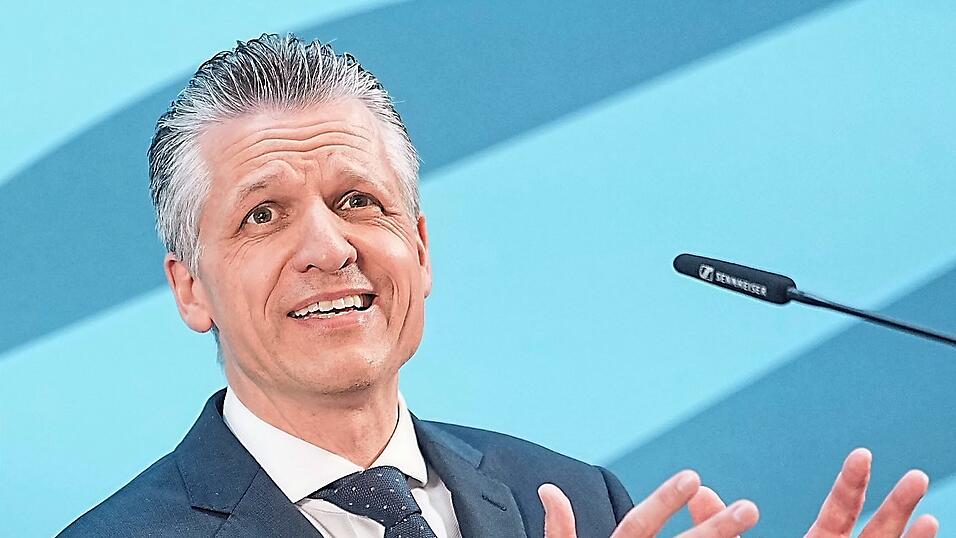 Der neue Fraktionschef Thorsten Frei hat mit 91,9 Prozent der Stimmen ein Traumergebnis erzielt. Der neue Fraktionschef Thorsten Frei hat mit 91,9 Prozent der Stimmen ein Traumergebnis erzielt.