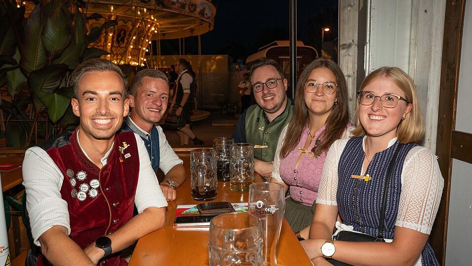 Die Partybilder vom Sonntag, 16. August, aus dem Festzelt Greindl. Die Partybilder vom Sonntag, 16. August, aus dem Festzelt Greindl.