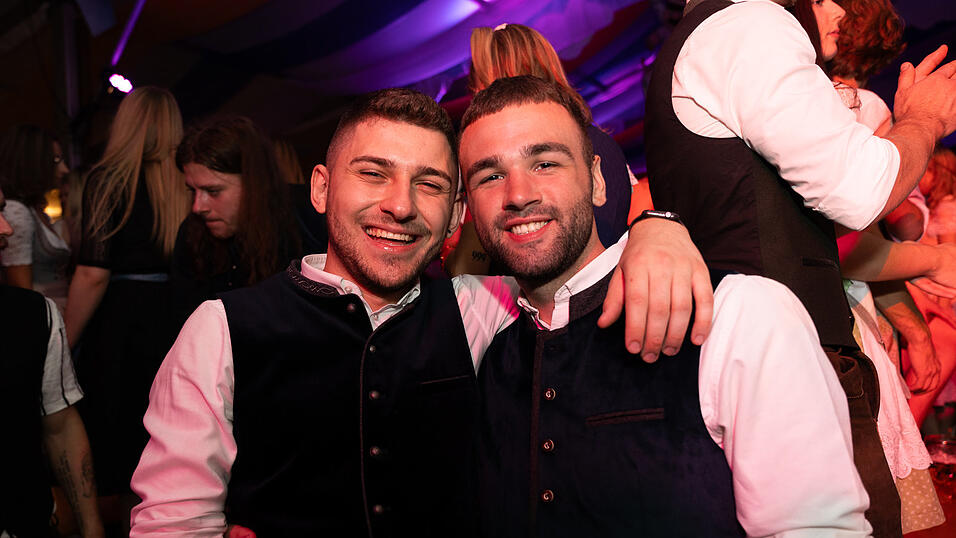 Die Partybilder vom Freitag, 11. August 2023, aus dem Festzelt Reisinger. Die Partybilder vom Freitag, 11. August 2023, aus dem Festzelt Reisinger.