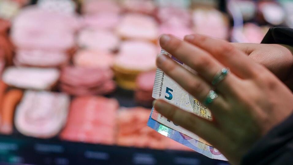 Die Teuerung in Deutschland hält sich über der Zwei-Prozent-Marke Die Teuerung in Deutschland hält sich über der Zwei-Prozent-Marke