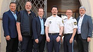 Die B&uuml;rgermeister der Gemeinden im Dienstgebiet der PI Furth im Wald (Markus M&uuml;ller, Stellvertreter Matthias Weichs, Florian Adam und Sandro Bauer) und die Vertreter der Polizei (Philipp Ramrath und Josef Weindl) trafen sich am Dienstag zum Sicherheitsgespr&auml;ch im Further Rathaus.