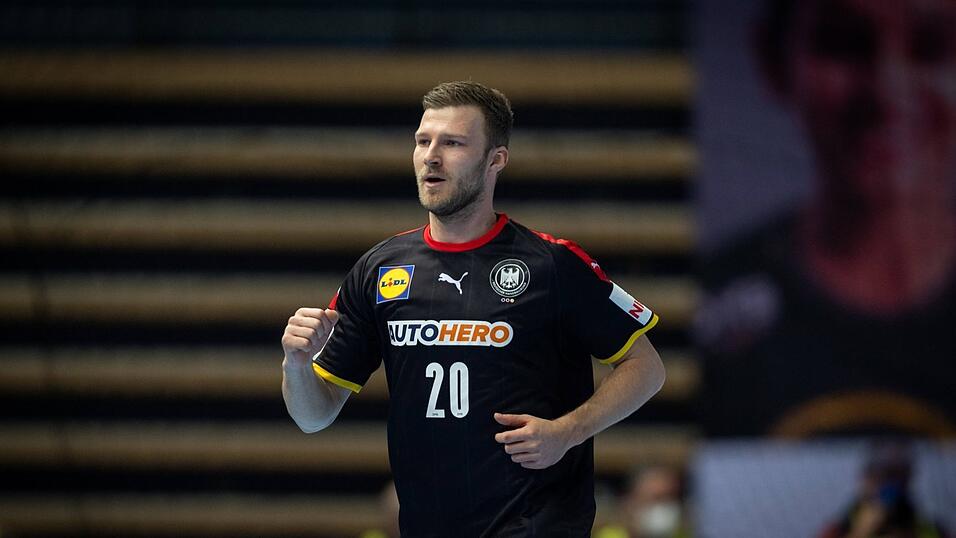 Philipp Weber (SC Magdeburg): 'Philipp ist ein total kommunikativer Typ. Er ist beim Darts, beim Karten spielen oder auch mal beim Bierchen immer gerne mit dabei. Aber zum Handball: Alfred hat versucht, ihm auch das Abwehrspielen beizubringen. Das hat bislang leider nicht geklappt. Aber vielleicht erleben wir bei der EM ja eine &Uuml;berraschung.'