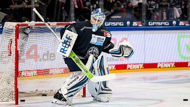 Florian Bugl steht im fünften Spiel der Tigers im Viertelfinale im Tor.