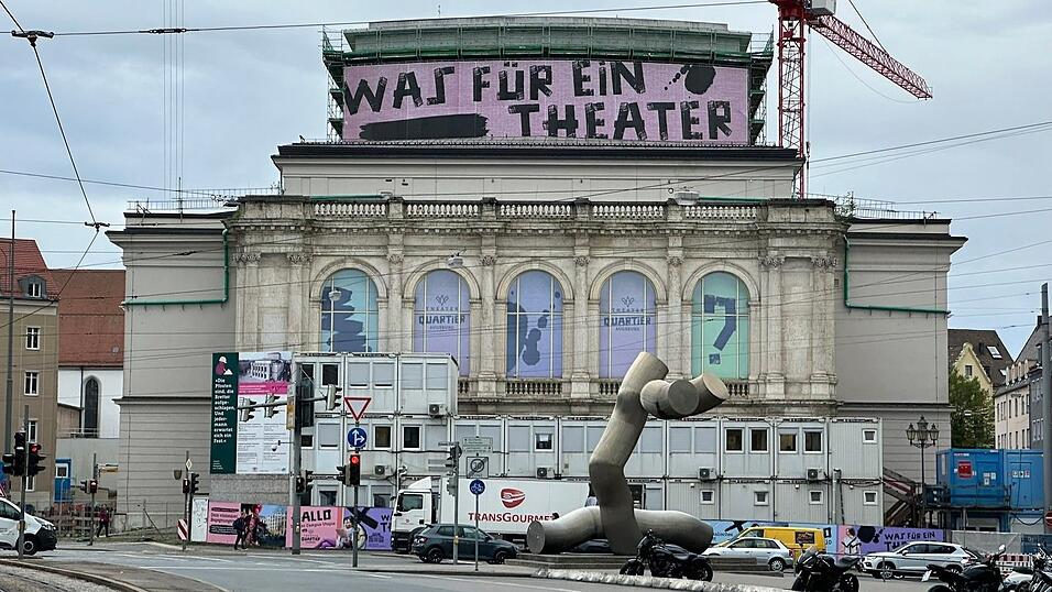 Die Baustelle des Augsburger Staatstheaters, das für mehr als 400 Millionen Euro modernisiert wird. (Archivbild) Die Baustelle des Augsburger Staatstheaters, das für mehr als 400 Millionen Euro modernisiert wird. (Archivbild)