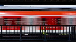 Auch die Münchner S-Bahn ist von der Funkstörung betroffen. (Archivbild) Auch die Münchner S-Bahn ist von der Funkstörung betroffen. (Archivbild)