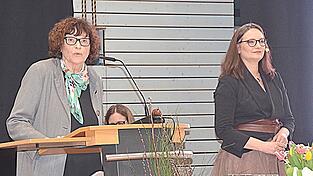 Volkskundlerin Elisabeth Fendl und Archivarin Petra Aichinger (von links).