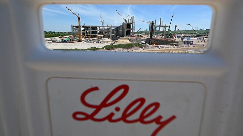 Am neuen Standort des US-Konzerns Eli Lilly im rheinland-pf&auml;lzischen Alzey laufen die Bauarbeiten - nun sollen die Investitionen halbiert werden (Archivbild)
