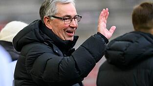 VfB-Präsident Dietmar Allgaier äußerte sich zu den Gerüchten um Stuttgarts Marketingchef Rouven Kasper.