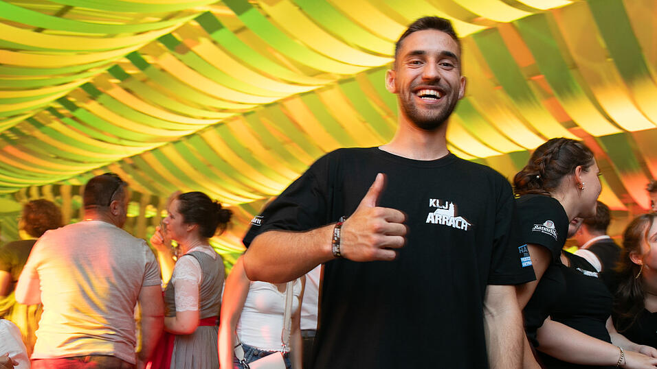 Die Partybilder vom Dienstag, 12. August, aus dem Festzelt Wenisch. Die Partybilder vom Dienstag, 12. August, aus dem Festzelt Wenisch.