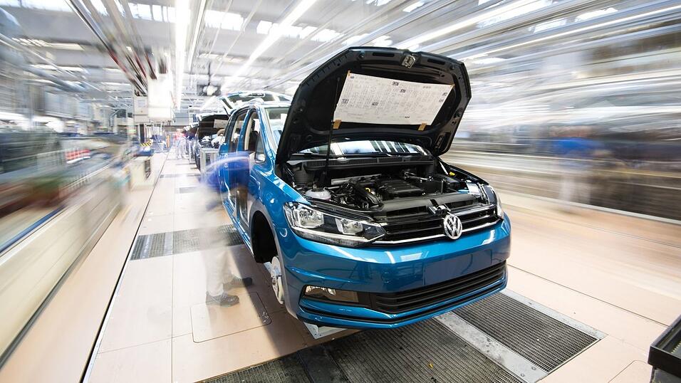 Potenziell von dem Problem betroffen: der VW Touran. (Archivbild) Potenziell von dem Problem betroffen: der VW Touran. (Archivbild)