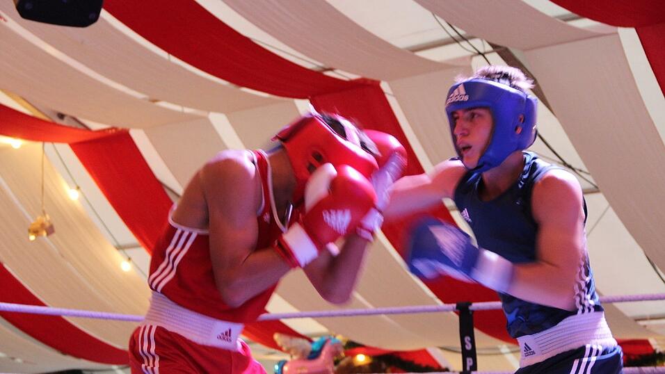 Im Lechner-Festzelt hie&szlig; es am Sonntag wieder 'Let&acute;s get ready to rumble'.