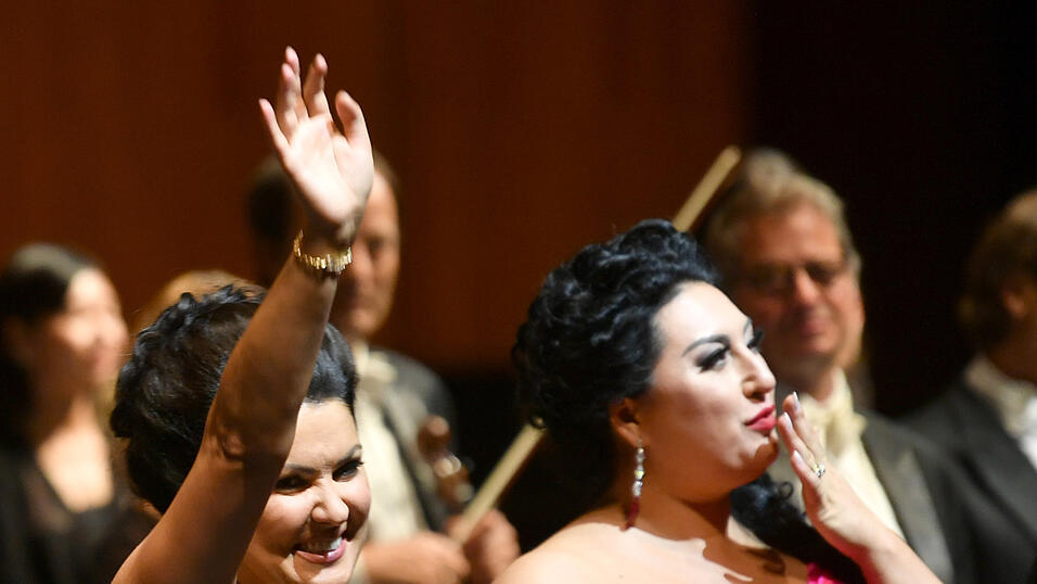 Anna Netrebko (links) und Anita Rachvelishvili Anna Netrebko (links) und Anita Rachvelishvili