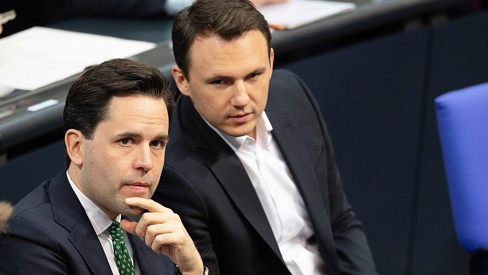 Die junge Unionsabgeordneten m&uuml;ssen nun &uuml;berlegen, ob sie mitmachen - hier Johannes Winkel und Pascal Reddig (r.) von der CDU. (Archivfoto)