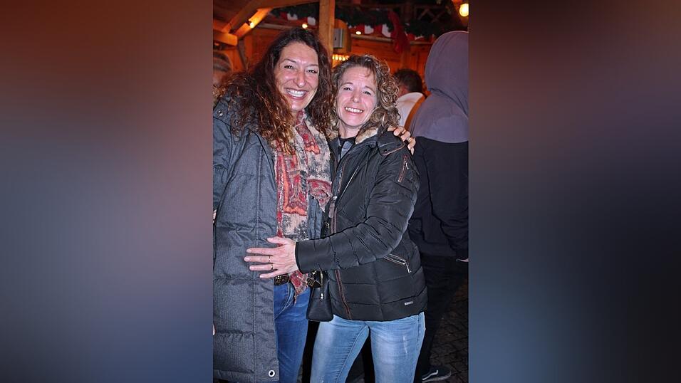 Bei einem schweren Unfall in der Gemeinde Frontenhausen sind zwei Menschen verletzt worden. Bei einem schweren Unfall in der Gemeinde Frontenhausen sind zwei Menschen verletzt worden.