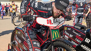 Hoffnung auf nachhaltige Genesung: Derzeit ist Erik Riss &bdquo;am Boden zerst&ouml;rt&ldquo;, wie der 29-j&auml;hrige schreibt - doch m&ouml;chte er m&ouml;glichst bald wieder am Gasgriff drehen.