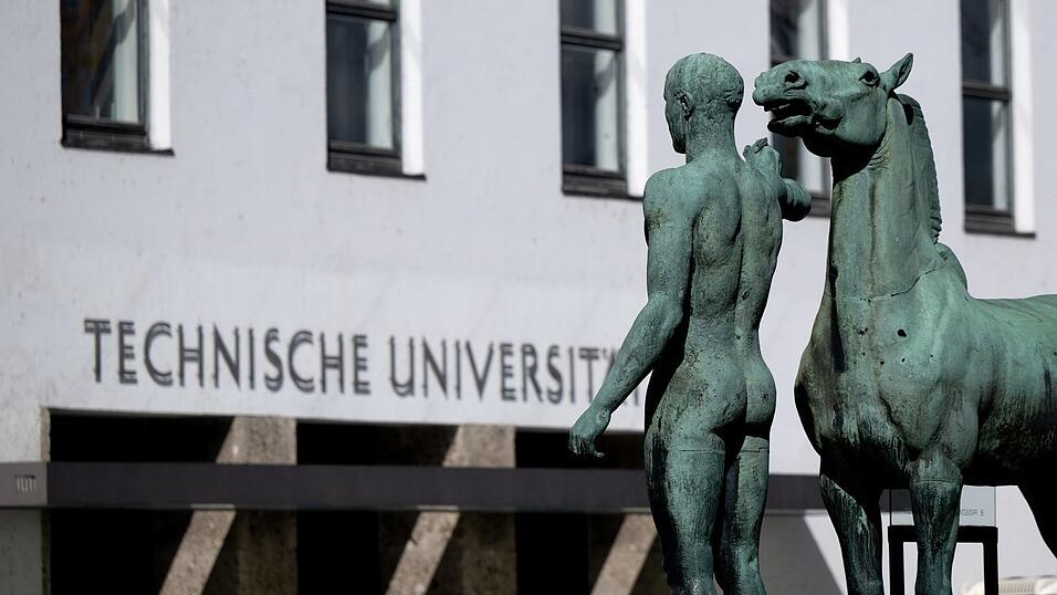 Die bayerischen Hochschulen starten mit mehr Studienanfängern ins anstehende Wintersemester. (Archivbild) Die bayerischen Hochschulen starten mit mehr Studienanfängern ins anstehende Wintersemester. (Archivbild)