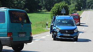 Einen Frontschaden erlitt ein Dacia mit Rodinger Kennzeichen.