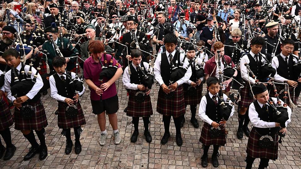 Ganz junge Teilnehmer waren ebenso dabei wie ein 98-Jähriger, der seit 84 Jahren Dudelsack spielt.
