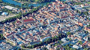 Straubings Innenstadt ist wundersch&ouml;n. Aus der Luft genauso wie vom Boden aus.