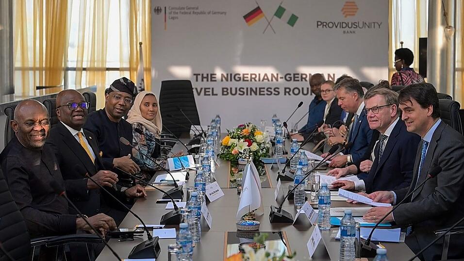 Außenminister Johann Wadephul (CDU) trifft sich in der nigerianischen Wirtschaftsmetropole Lagos mit Vertretern der dortigen Wirtschaft. Außenminister Johann Wadephul (CDU) trifft sich in der nigerianischen Wirtschaftsmetropole Lagos mit Vertretern der dortigen Wirtschaft.