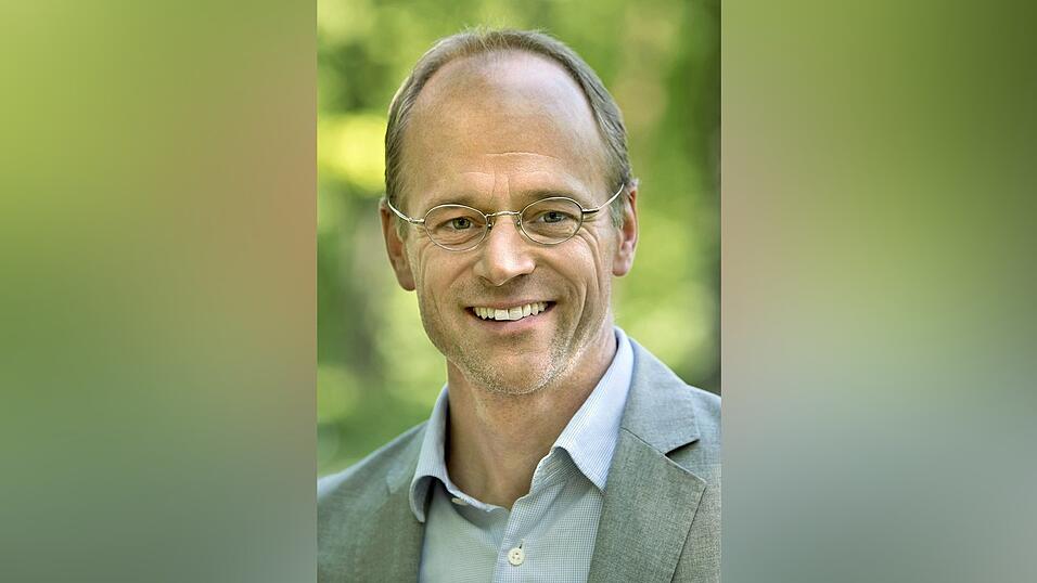 Klaus Zierer (50) ist seit 2015 Ordinarius f&uuml;r Schulp&auml;dagogik an der Universit&auml;t Augsburg. Davor war er von 2011 bis 2015 als Universit&auml;tsprofessor f&uuml;r Erziehungswissenschaft an der Carl von Ossietzky Universit&auml;t Oldenburg.