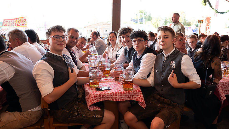 Die Partybilder vom Donnerstag, 13. August, aus dem Festzelt Krönner. Die Partybilder vom Donnerstag, 13. August, aus dem Festzelt Krönner.