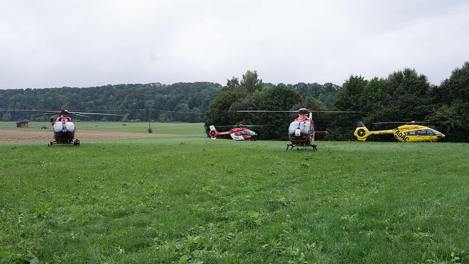 Am Unfallort waren auch mindestens vier Rettungshubschrauber im Einsatz. Am Unfallort waren auch mindestens vier Rettungshubschrauber im Einsatz.