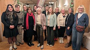 Gaby Müller (Mitte) mit ihren Mitstreiterinnen - insgesamt 19 Kandidatinnen gehen in den Wahlkampf. Gaby Müller (Mitte) mit ihren Mitstreiterinnen - insgesamt 19 Kandidatinnen gehen in den Wahlkampf.