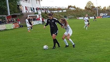 Der SV Wilting (in Schwarz) zeigte zwar großen Einsatz, konnte aber wenig spielerische Lösungen finden.