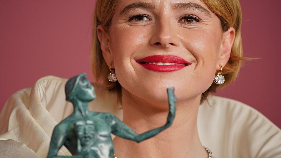 Die Irin Jessie Buckley holte sich einen Actor Award f&uuml;r ihre Darstellung in &laquo;Hamnet&raquo;.