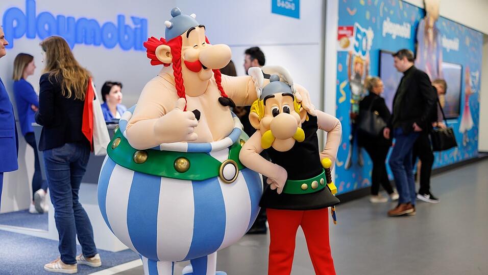Der große Gallier Obelix ist neben seinem besten Freund Asterix eine der Hauptfiguren des Kult-Comics, den René Goscinny und Albert Uderzo 1959 gemeinsam geschaffen hatten. (Archivbild) Der große Gallier Obelix ist neben seinem besten Freund Asterix eine der Hauptfiguren des Kult-Comics, den René Goscinny und Albert Uderzo 1959 gemeinsam geschaffen hatten. (Archivbild)