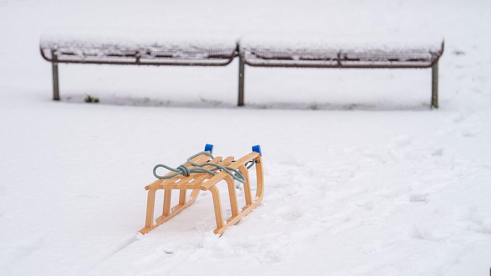 H&auml;ndler melden eine deutlich h&ouml;here Nachfrage nach Produkten wie Schlitten. (Symbolbild)