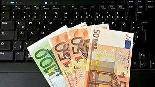 Mit den Jahren soll sich das Geld auf dem Anlagedepot anhäufen. (Symbolbild) Mit den Jahren soll sich das Geld auf dem Anlagedepot anhäufen. (Symbolbild)