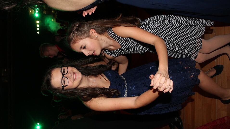 Die Bilder vom Abschlussball der Tanzschule Seidel in der Fraunhofer-Halle am 28. November. Die Bilder vom Abschlussball der Tanzschule Seidel in der Fraunhofer-Halle am 28. November.